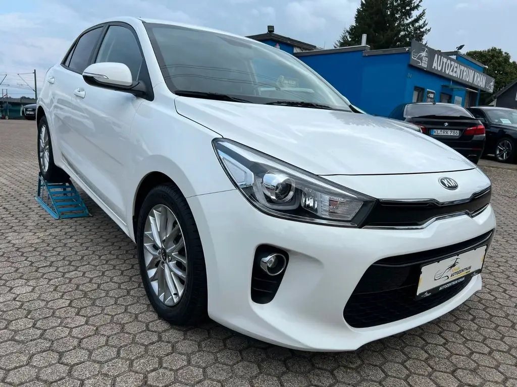 Photo 1 : Kia Rio 2017 Essence