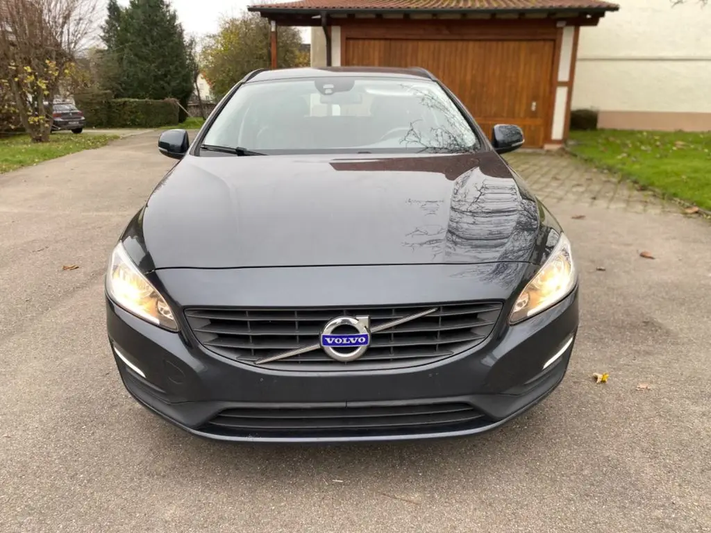 Photo 1 : Volvo V60 2015 Essence