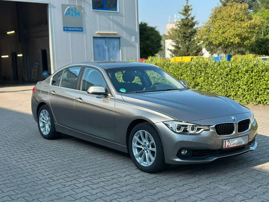 Photo 1 : Bmw Serie 3 2017 Petrol