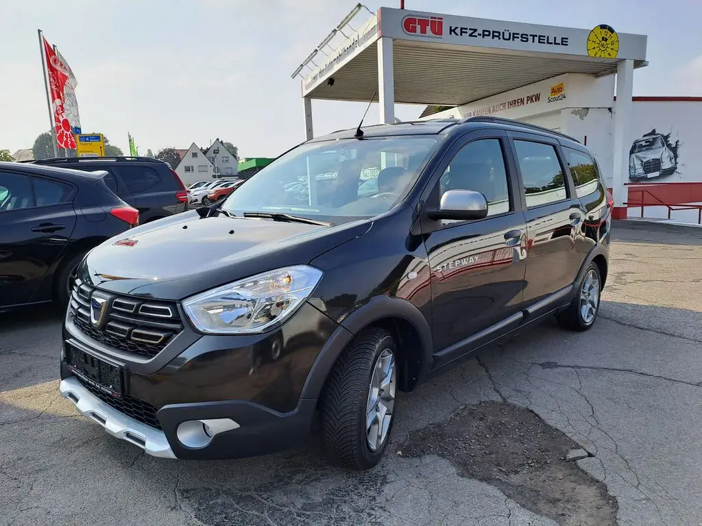 Photo 1 : Dacia Lodgy 2022 Essence