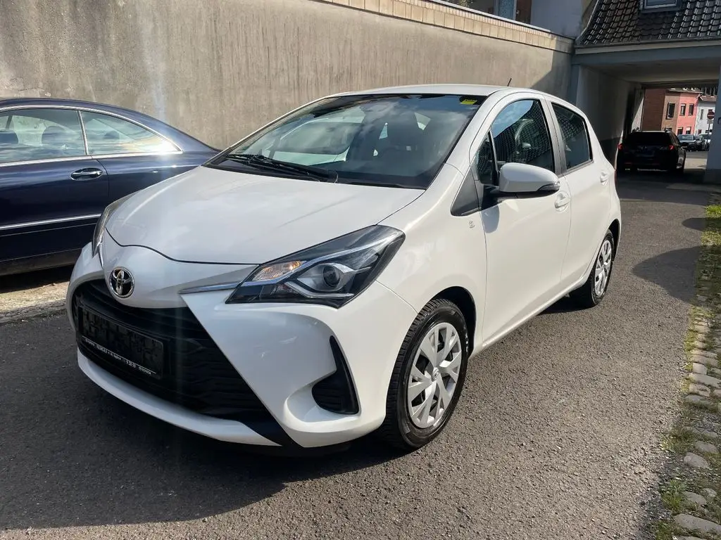 Photo 1 : Toyota Yaris 2020 Petrol