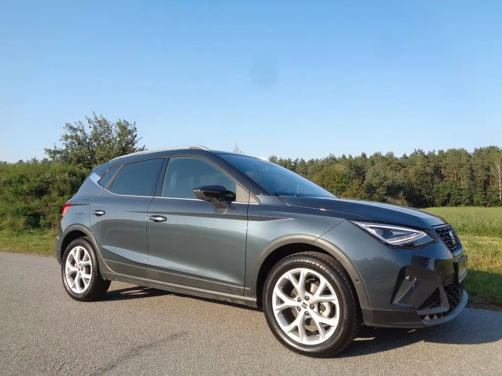 Photo 1 : Seat Arona 2023 Petrol