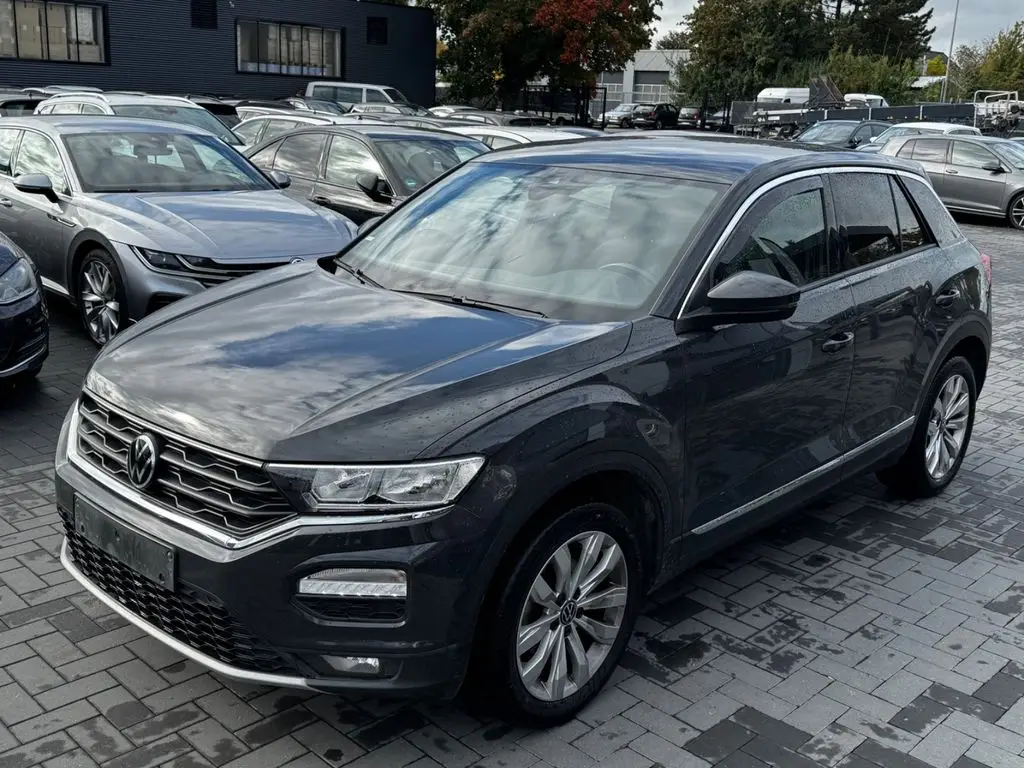 Photo 1 : Volkswagen T-roc 2021 Essence