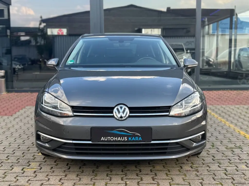 Photo 1 : Volkswagen Golf 2018 Petrol