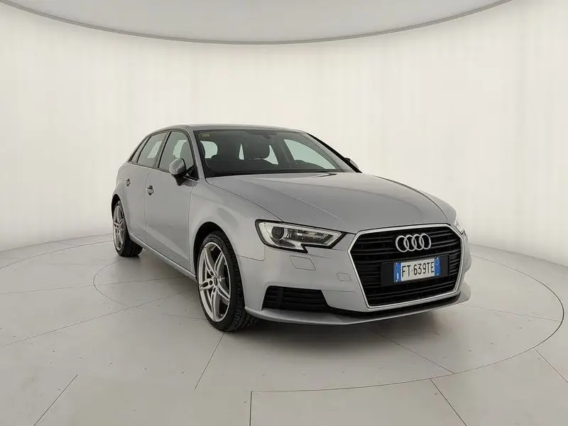 Photo 1 : Audi A3 2019 Diesel