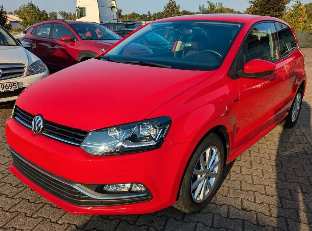 Photo 1 : Volkswagen Polo 2015 Petrol