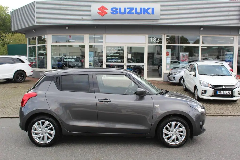 Photo 1 : Suzuki Swift 2021 Essence