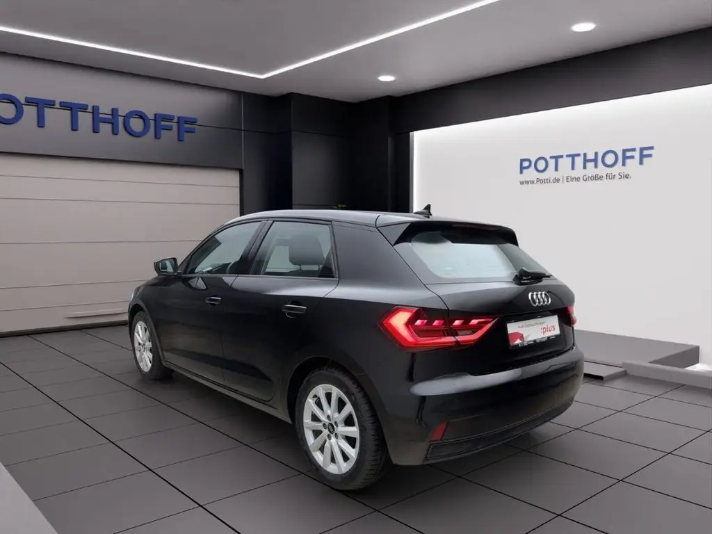 Photo 1 : Audi A1 2024 Petrol