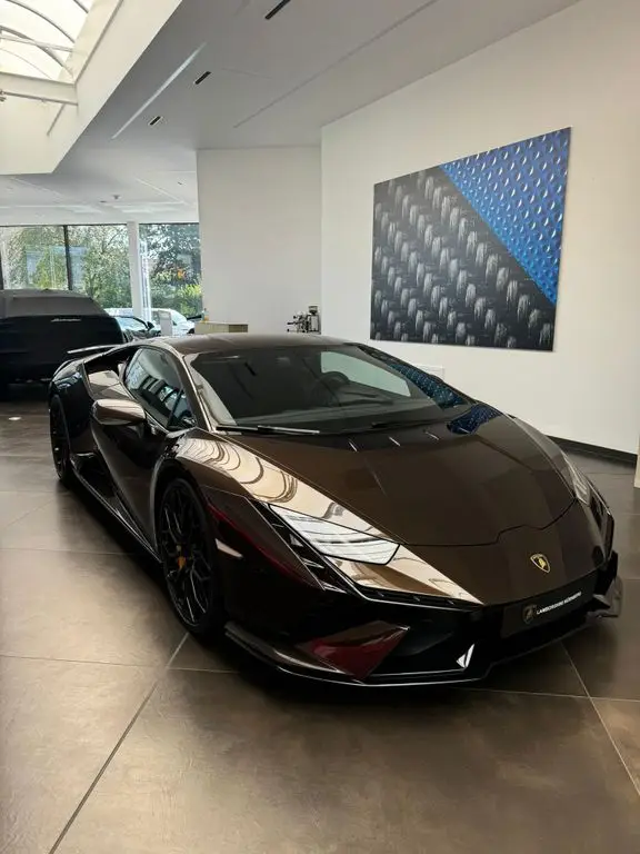 Photo 1 : Lamborghini Huracan 2024 Petrol