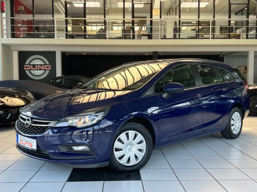 Photo 1 : Opel Astra 2017 Petrol