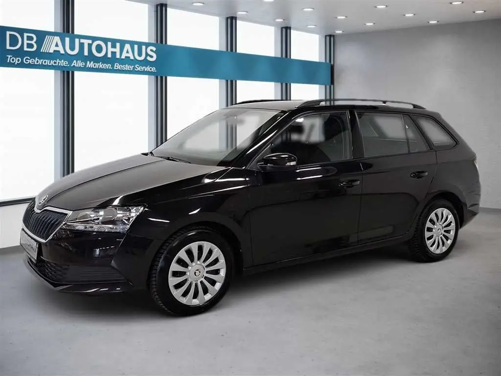 Photo 1 : Skoda Fabia 2021 Petrol