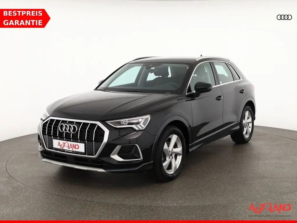 Photo 1 : Audi Q3 2023 Essence