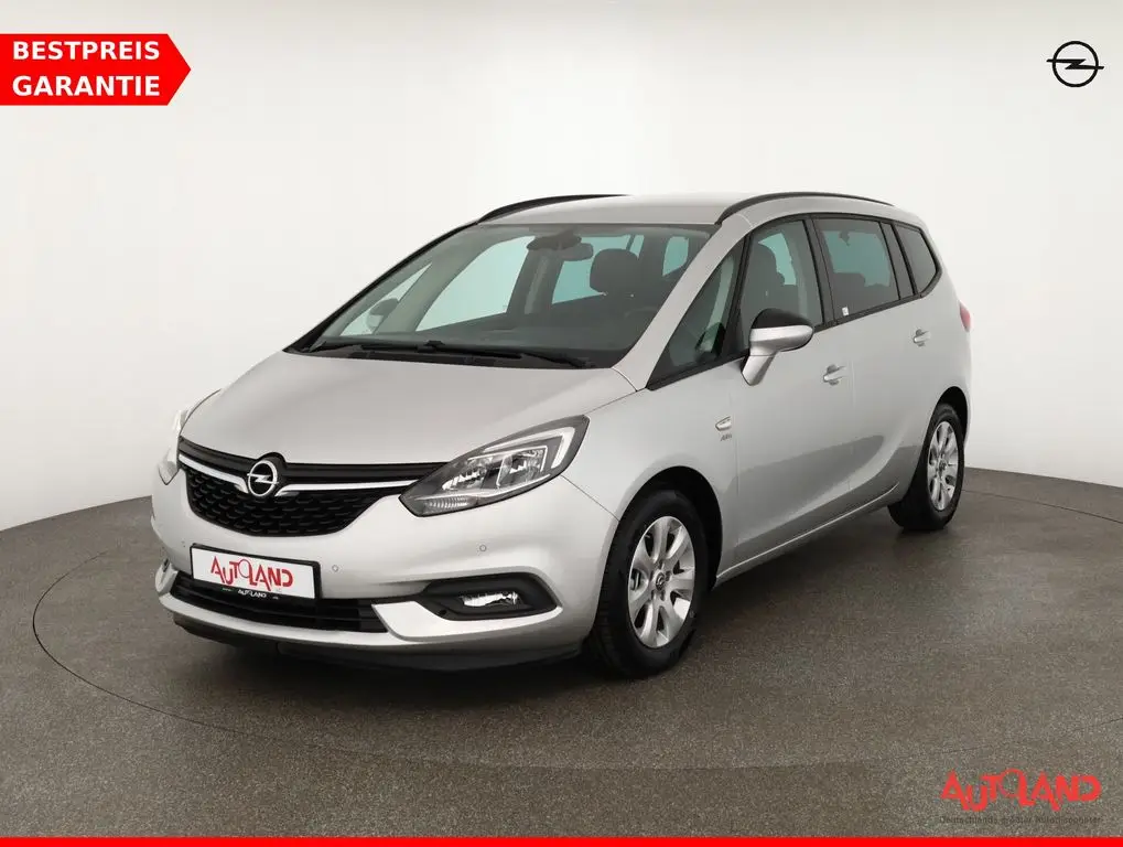 Photo 1 : Opel Zafira 2017 Essence