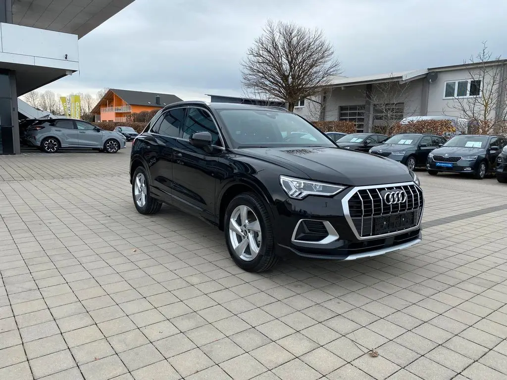 Photo 1 : Audi Q3 2021 Essence