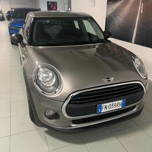 Photo 1 : Mini One 2018 Diesel