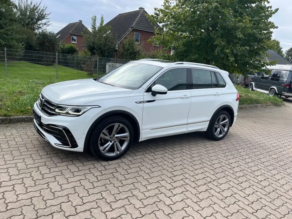 Photo 1 : Volkswagen Tiguan 2021 Essence