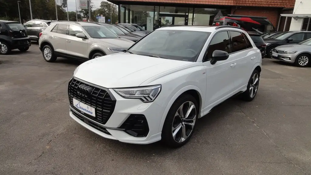 Photo 1 : Audi Q3 2024 Essence