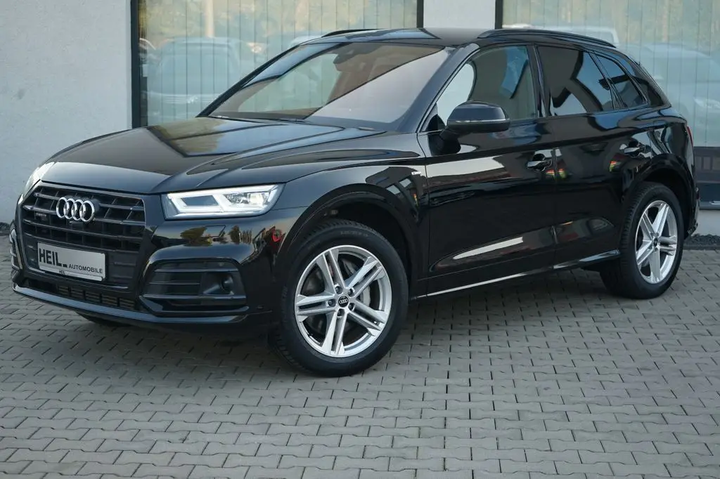 Photo 1 : Audi Q5 2020 Hybrid