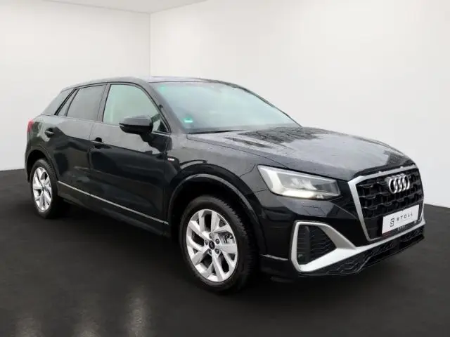 Photo 1 : Audi Q2 2024 Petrol