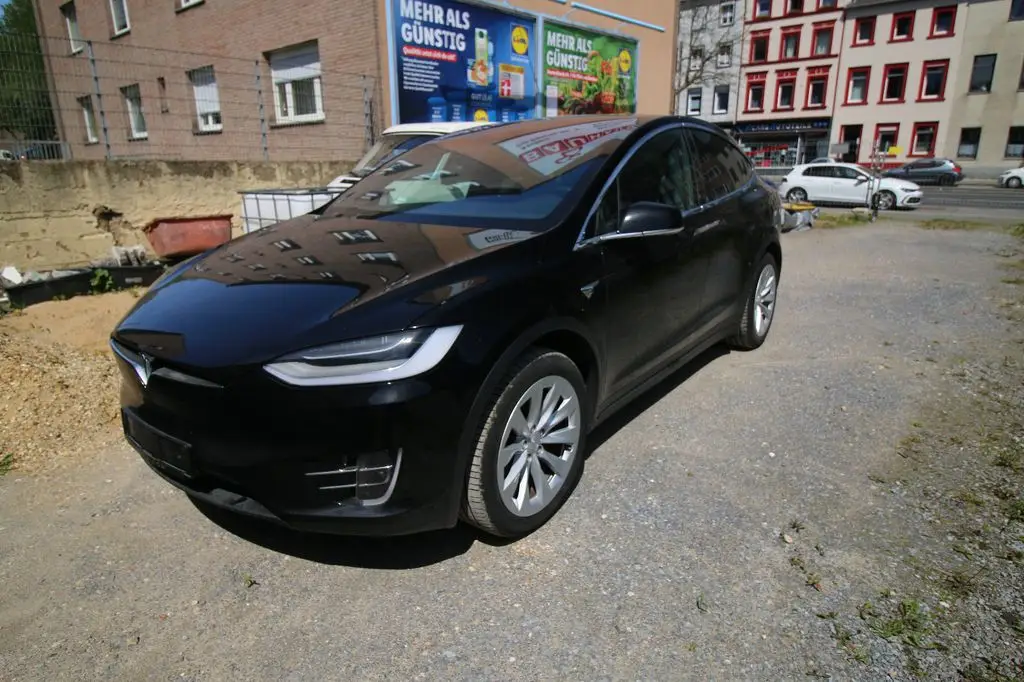 Photo 1 : Tesla Model X 2020 Non renseigné