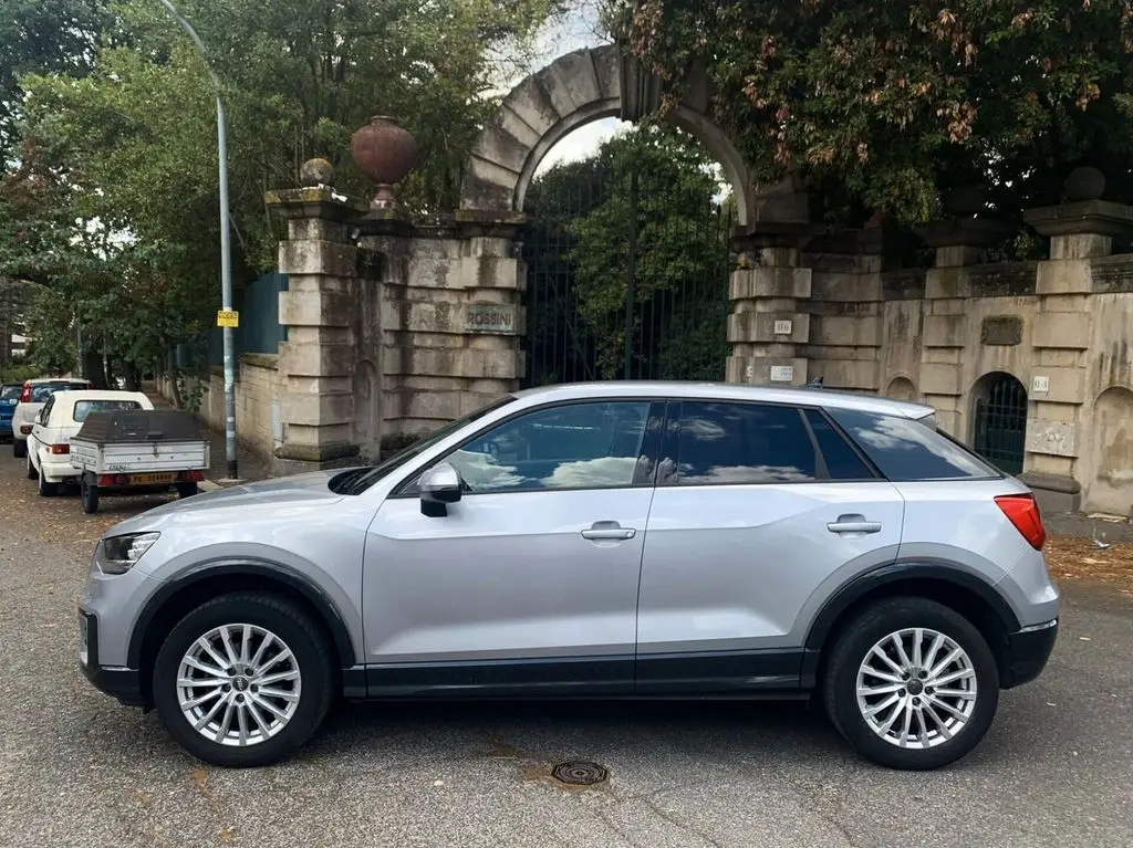 Photo 1 : Audi Q2 2019 Petrol