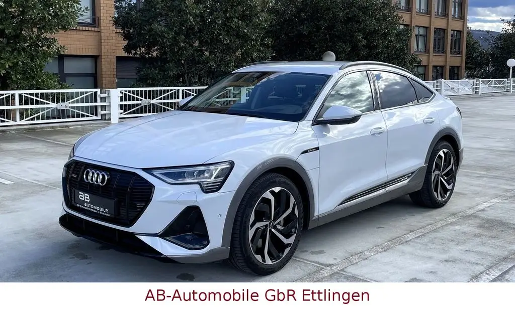 Photo 1 : Audi E-tron 2021 Non renseigné