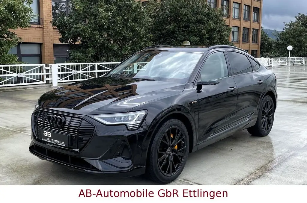 Photo 1 : Audi E-tron 2021 Non renseigné