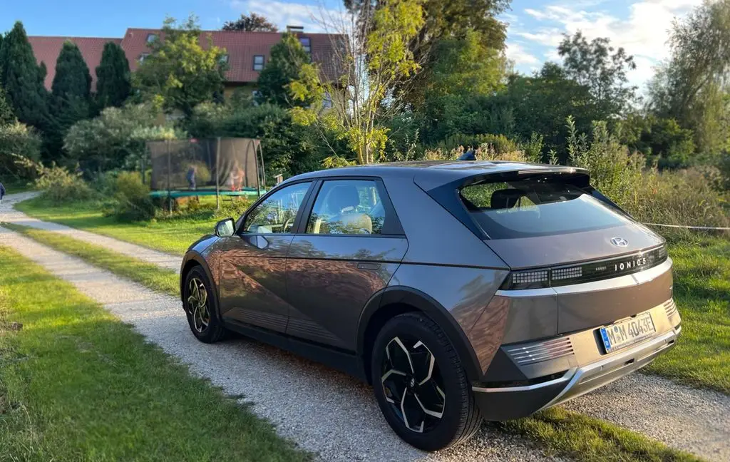 Photo 1 : Hyundai Ioniq 2021 Non renseigné