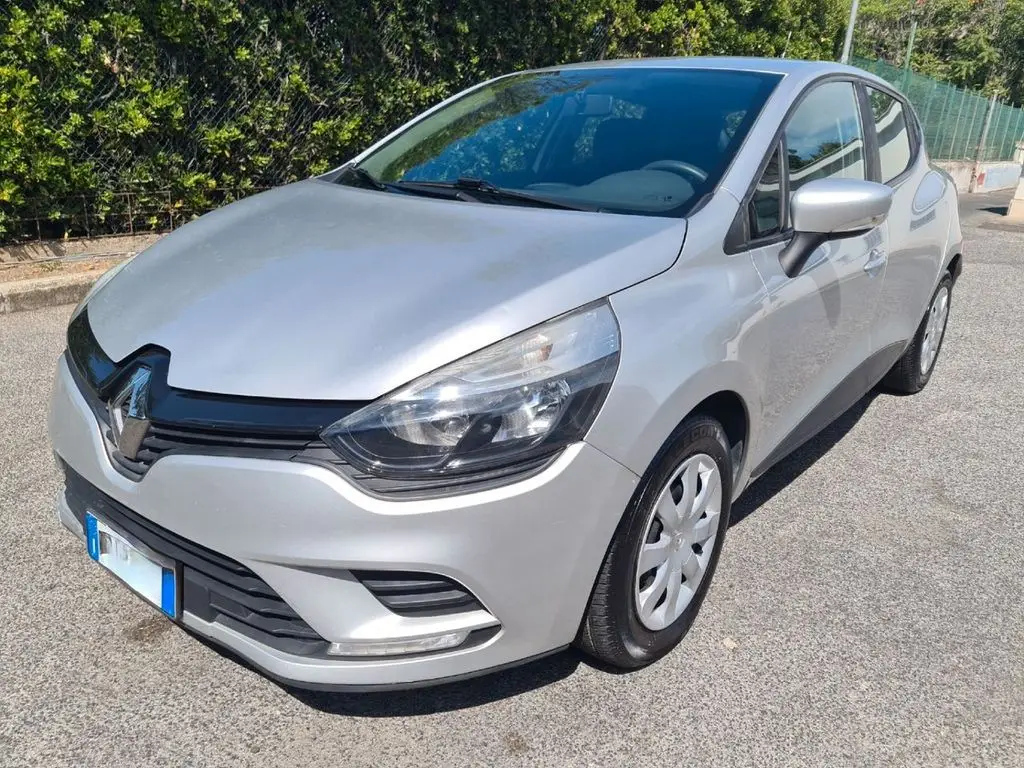 Photo 1 : Renault Clio 2017 Petrol