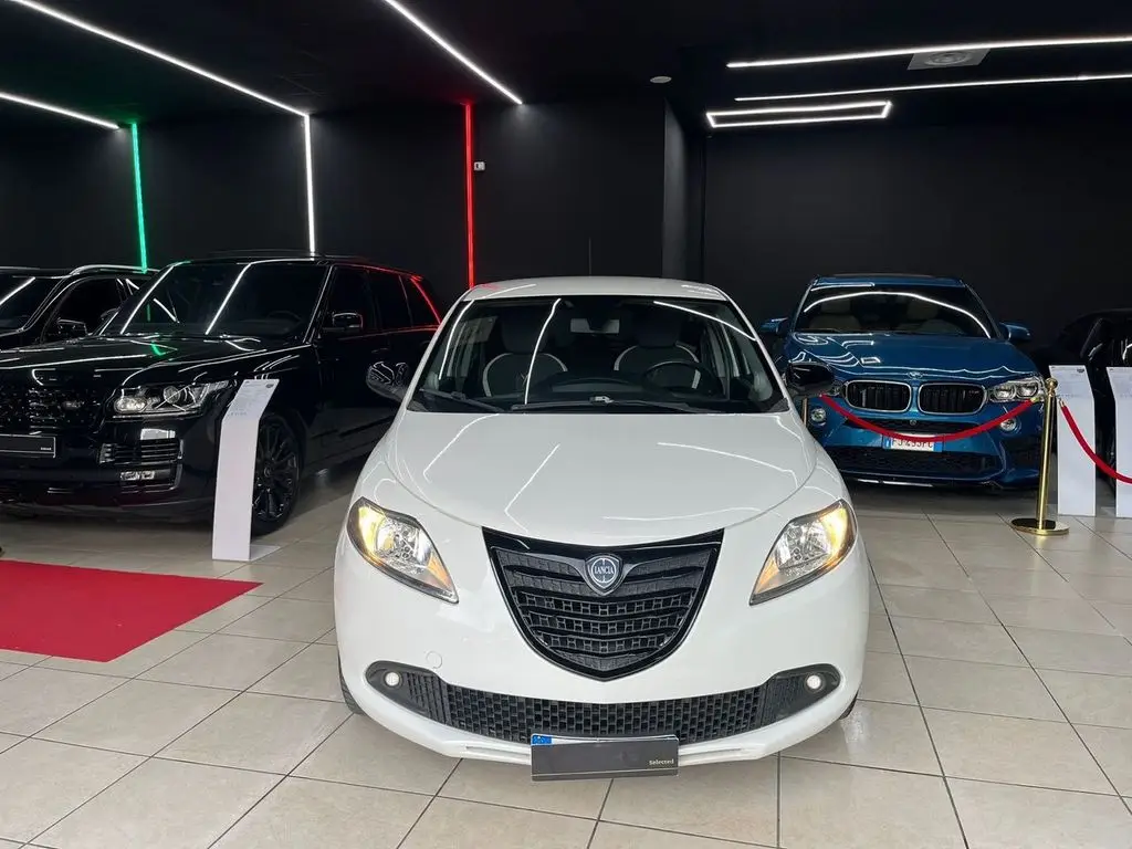 Photo 1 : Lancia Ypsilon 2014 GPL