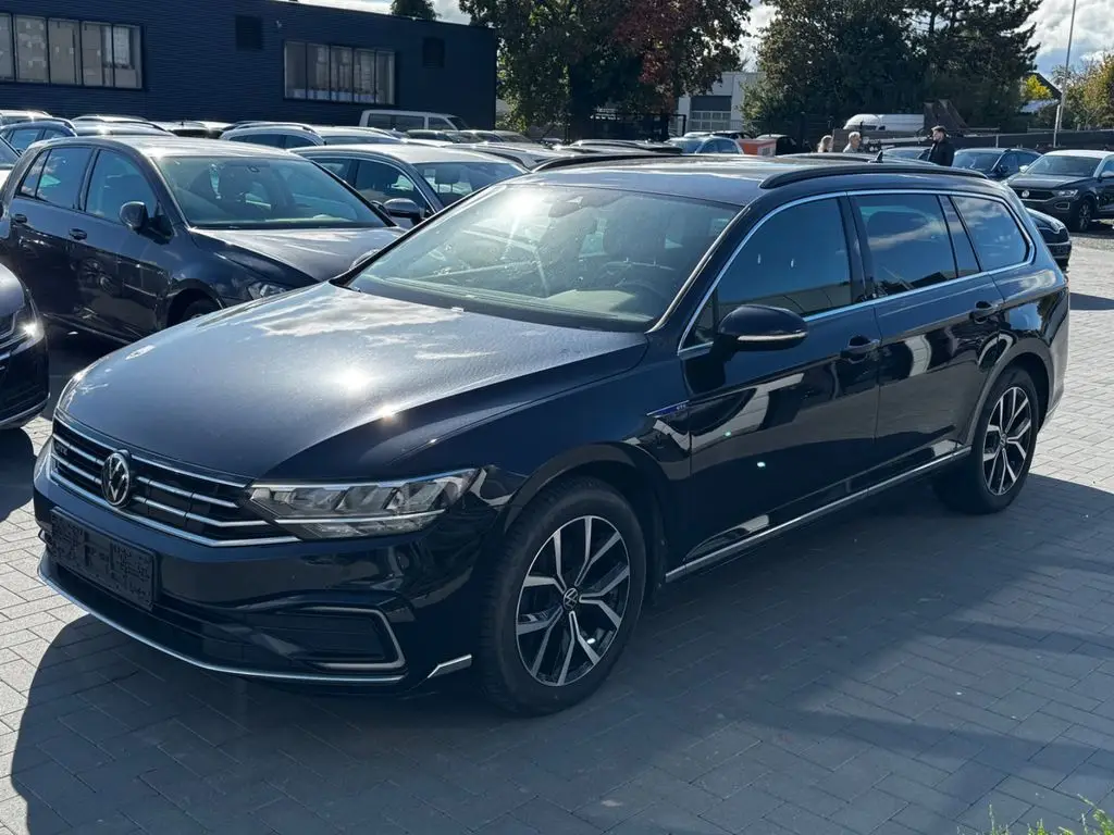 Photo 1 : Volkswagen Passat 2021 Hybrid