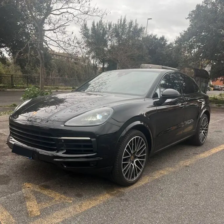 Photo 1 : Porsche Cayenne 2020 Petrol