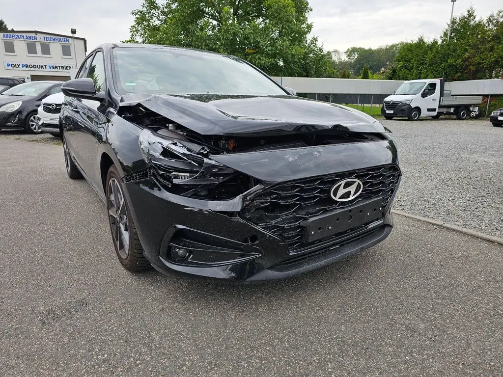 Photo 1 : Hyundai I30 2024 Petrol