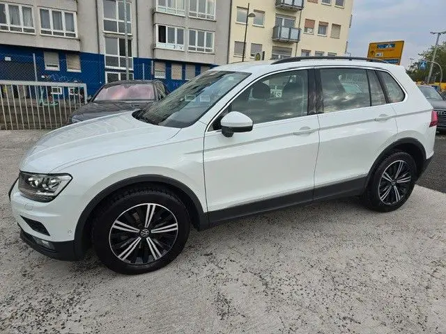 Photo 1 : Volkswagen Tiguan 2020 Petrol