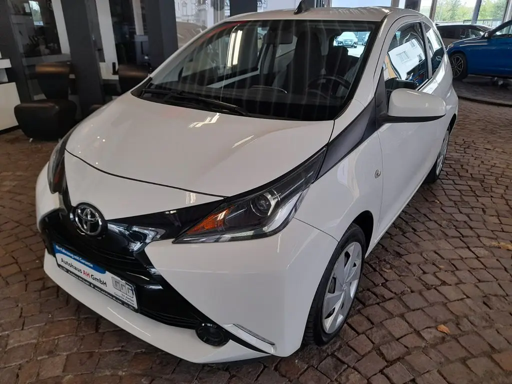 Photo 1 : Toyota Aygo X 2016 Petrol