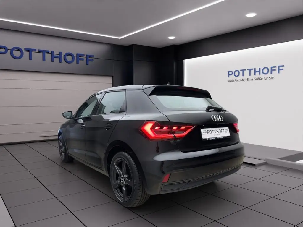 Photo 1 : Audi A1 2024 Petrol