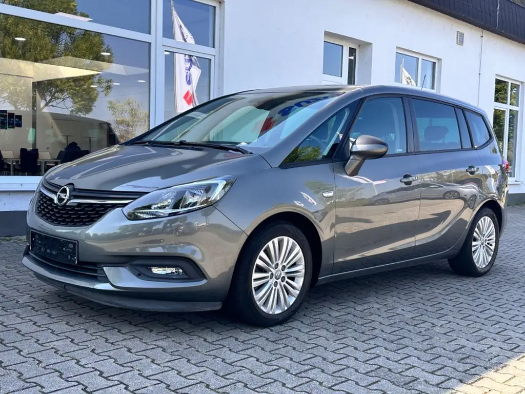 Photo 1 : Opel Zafira 2018 Essence