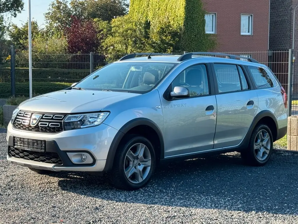 Photo 1 : Dacia Logan 2019 Essence