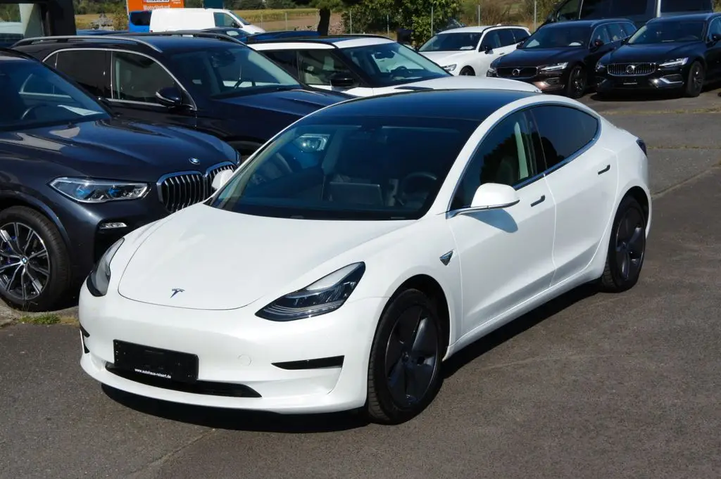 Photo 1 : Tesla Model 3 2020 Non renseigné