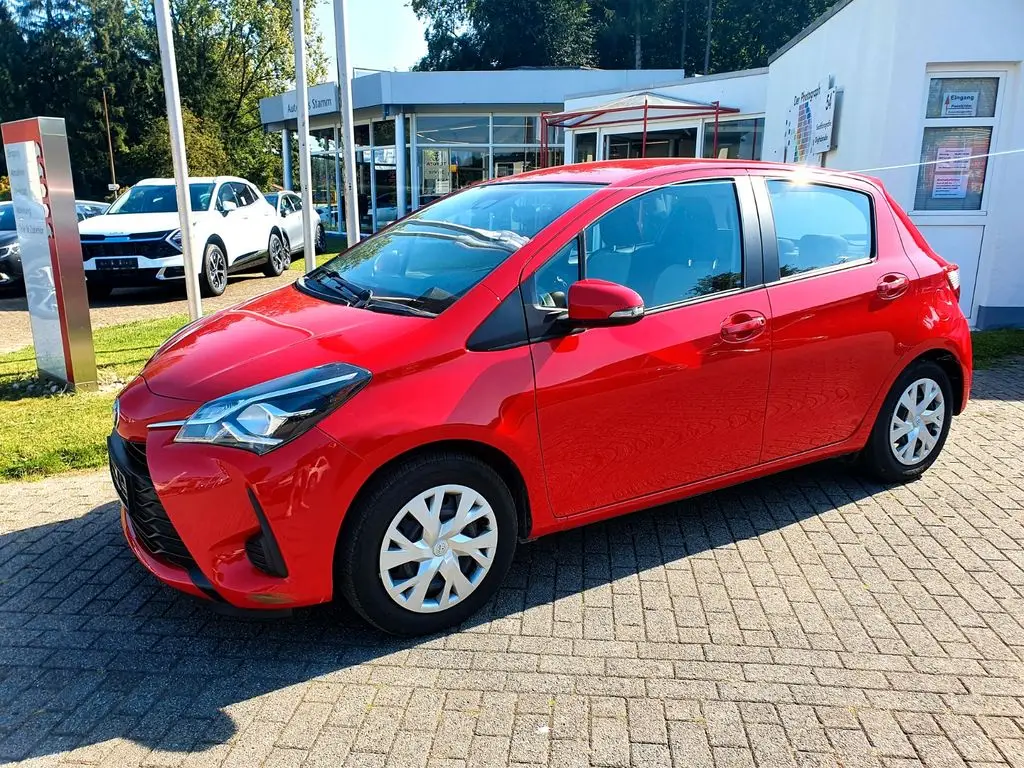 Photo 1 : Toyota Yaris 2017 Petrol