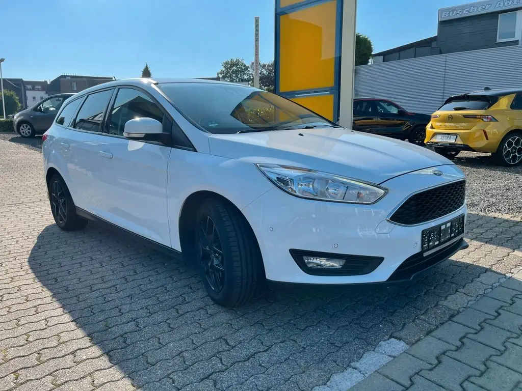 Photo 1 : Ford Focus 2018 Petrol