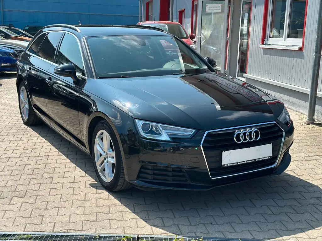 Photo 1 : Audi A4 2018 Diesel