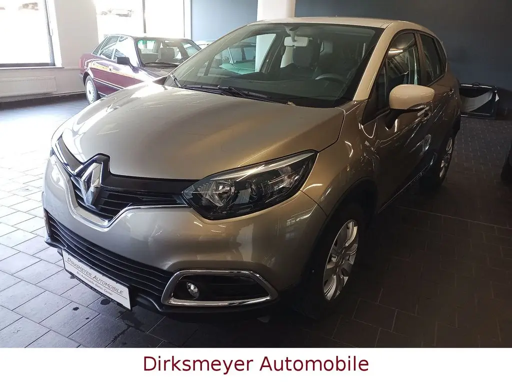 Photo 1 : Renault Captur 2015 Petrol