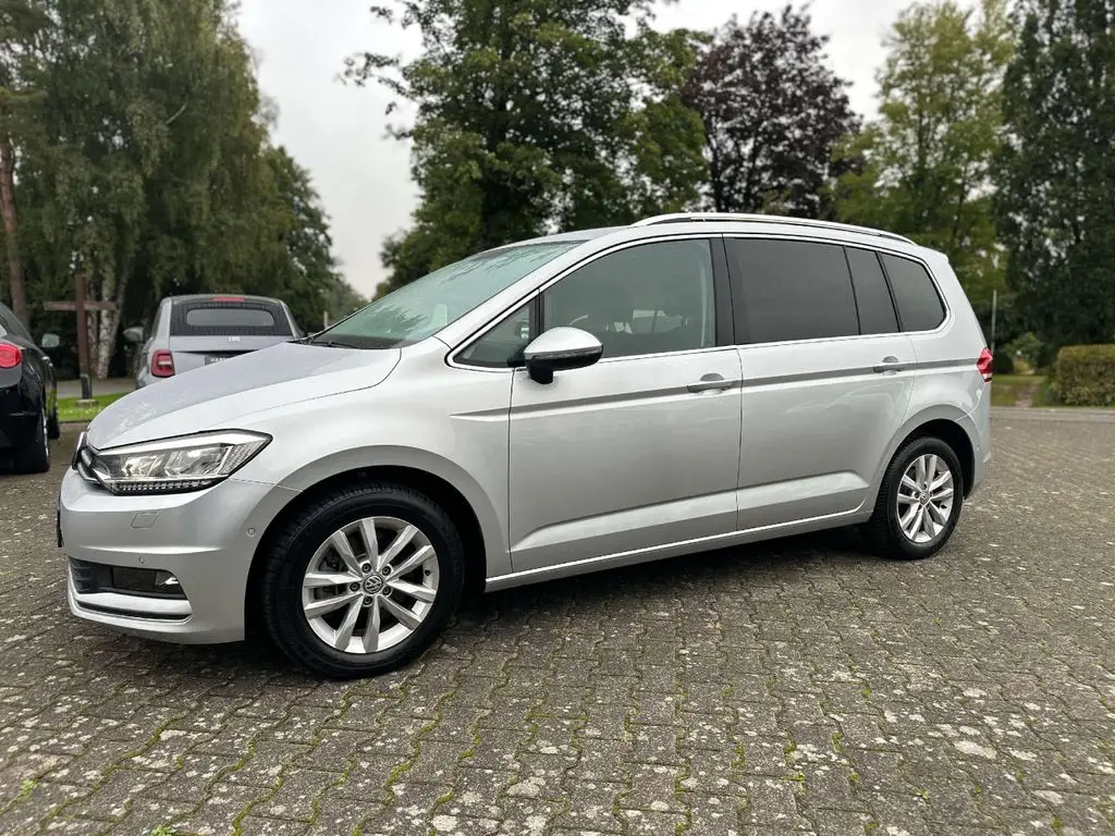 Photo 1 : Volkswagen Touran 2018 Petrol