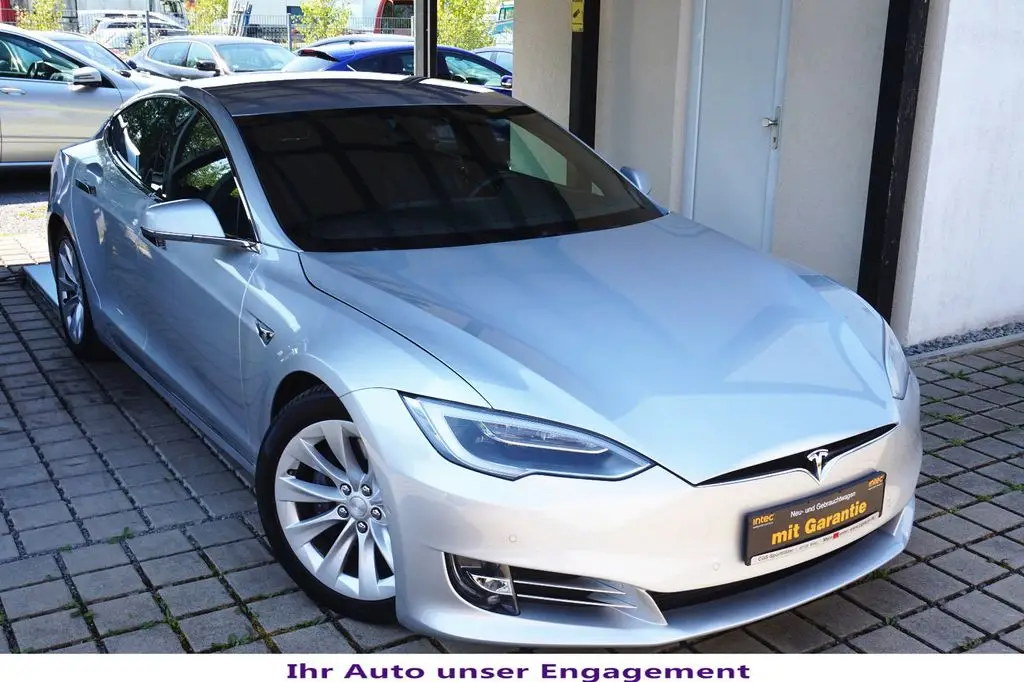 Photo 1 : Tesla Model S 2017 Non renseigné