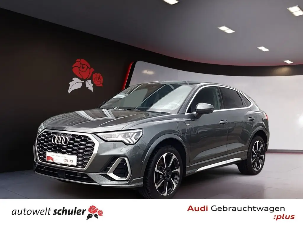 Photo 1 : Audi Q3 2021 Hybrid