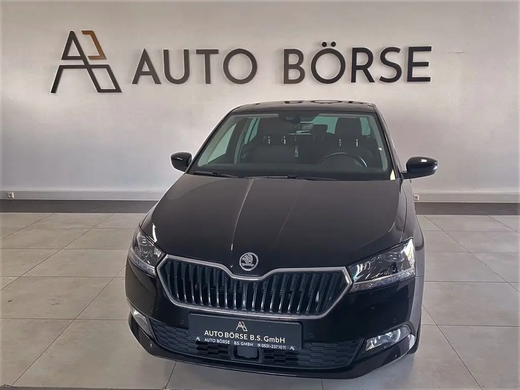 Photo 1 : Skoda Fabia 2021 Petrol