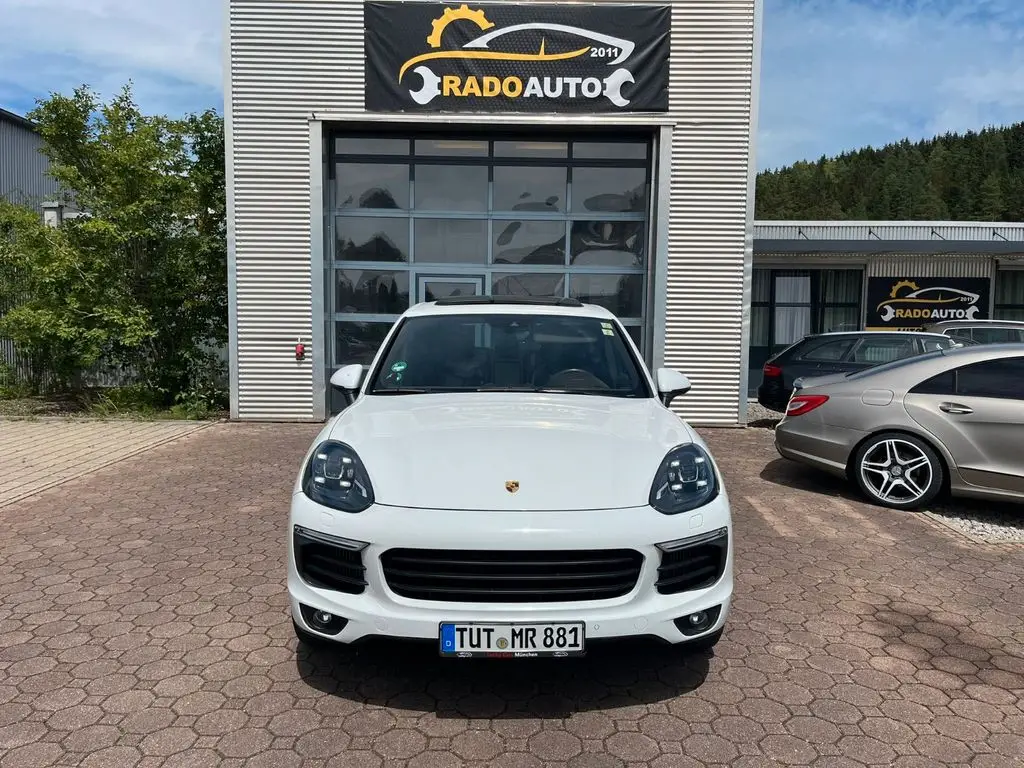 Photo 1 : Porsche Cayenne 2015 Essence