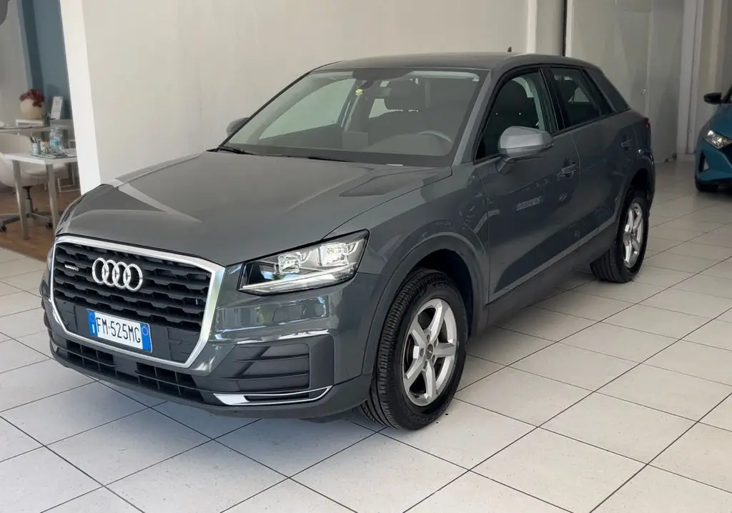 Photo 1 : Audi Q2 2017 Diesel