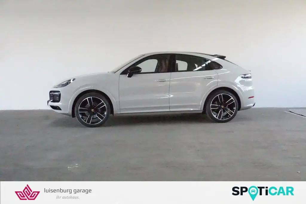 Photo 1 : Porsche Cayenne 2023 Petrol